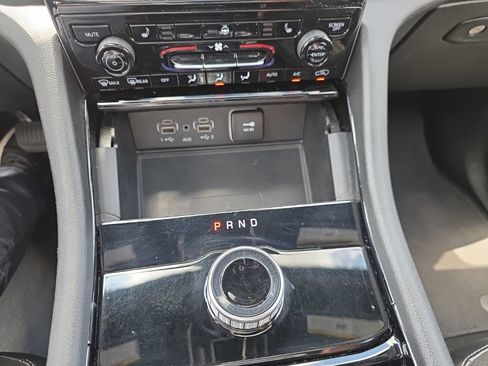 Used 2023 Jeep Grand Cherokee Altitude AWD/4WD image 16