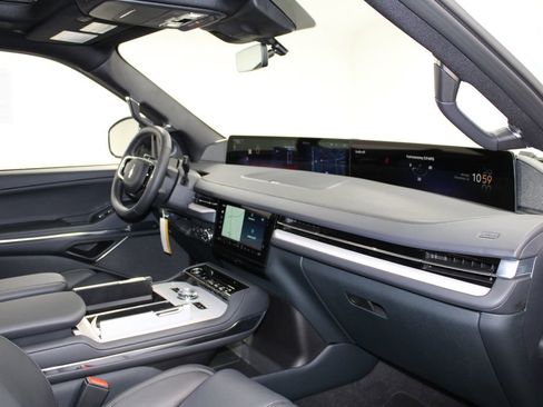 New 2025 Lincoln Navigator Reserve w/ Jet Appearance Package image 32