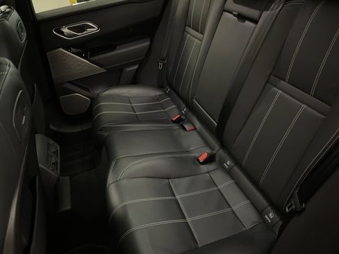 Used 2021 Land Rover Range Rover Velar R-Dynamic S image 28