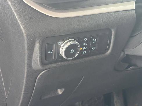 Used 2022 Ford Explorer XLT w/ Equipment Group 202A AWD/4WD image 7