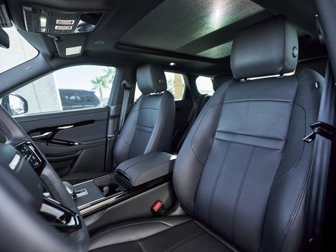 Used 2024 Land Rover Range Rover Evoque Dynamic SE image 31