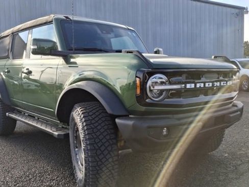 New 2024 Ford Bronco Outer Banks image 8