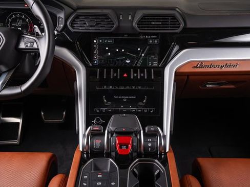 Used 2022 Lamborghini Urus AWD/4WD image 37