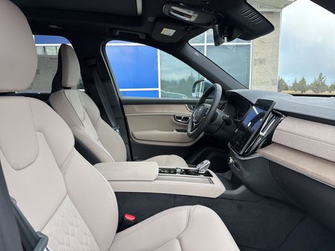New 2026 Volvo XC90 T8 Plus w/ Protection Package AWD/4WD image 22