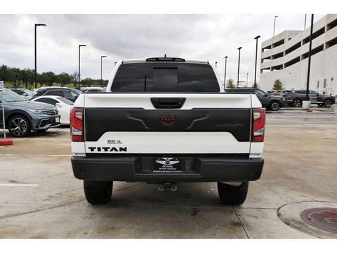 Used 2023 Nissan Titan PRO-4X image 7