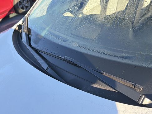 Used 2019 Nissan Rogue Sport SL w/ Premium Package image 11