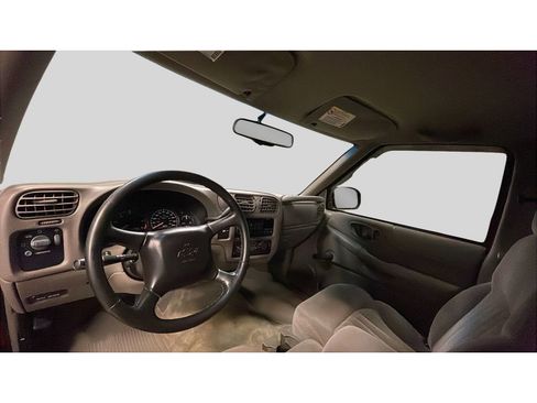 Used 2002 Chevrolet S10 Pickup LS w/ LS Preferred Equipment Group image 10