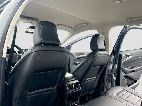 Used 2022 Ford Edge SEL w/ Convenience Package image 6