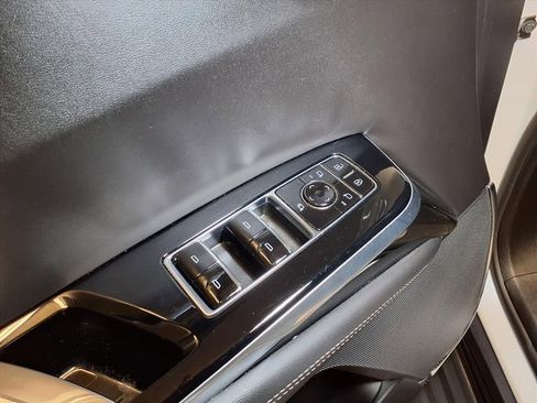 Certified 2025 Cadillac Escalade Sport Platinum AWD/4WD image 22