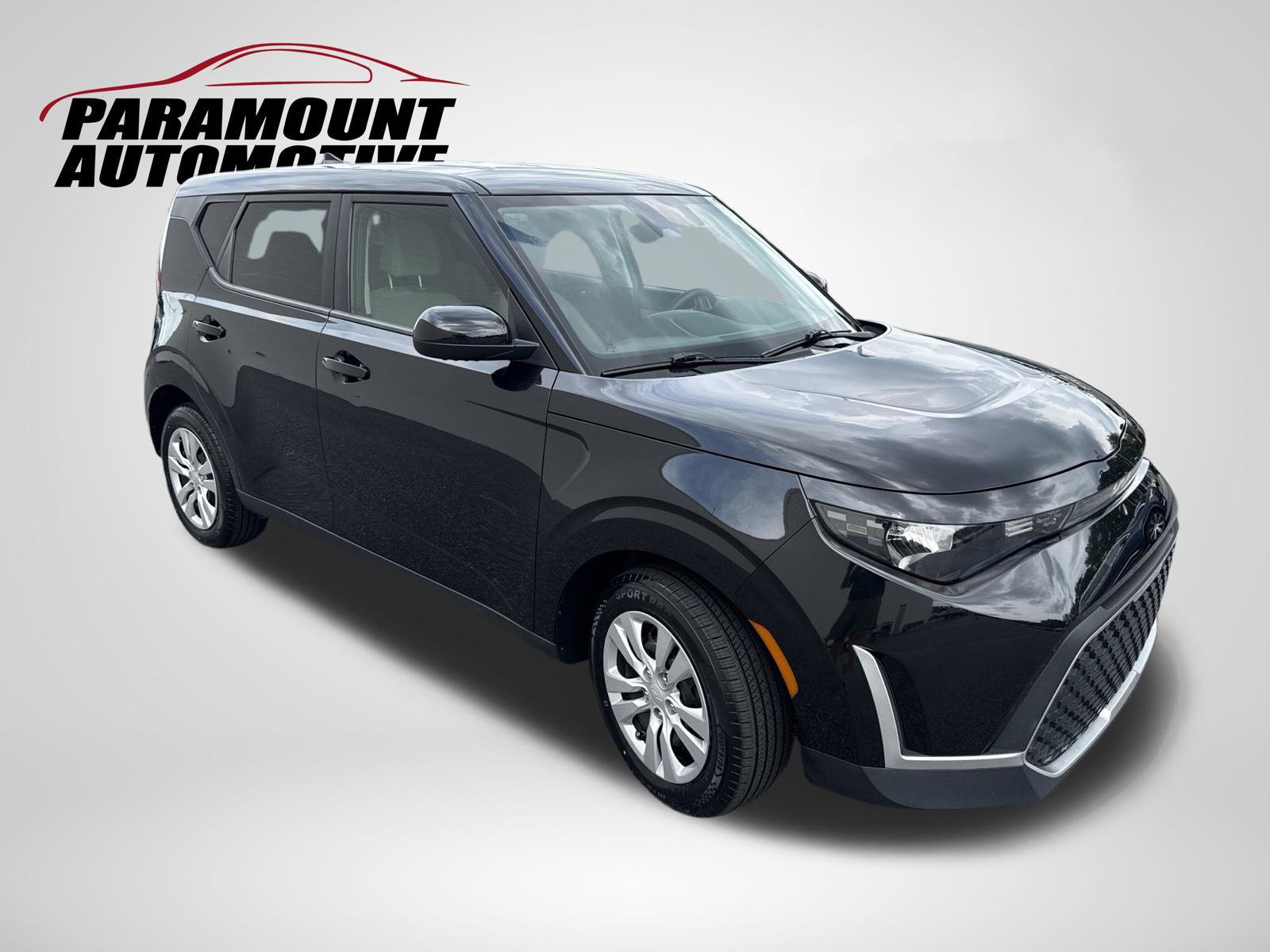 Used 2025 Kia Soul LX FWD image 3