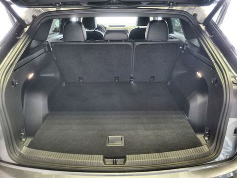 Used 2020 Volkswagen Atlas Cross Sport SE image 23