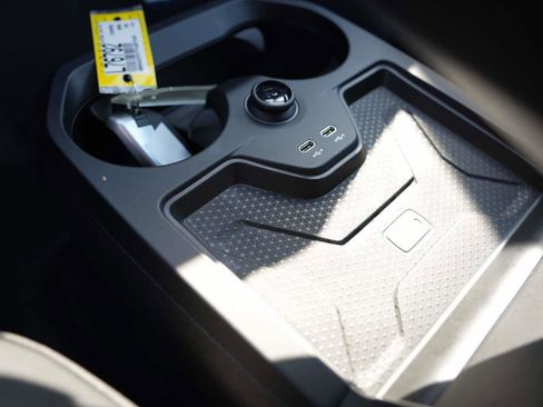 Used 2026 BMW iX xDrive45 w/ Premium Package image 22