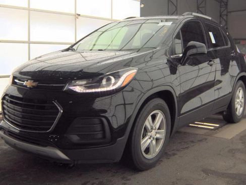 Used 2020 Chevrolet Trax LT FWD image 1
