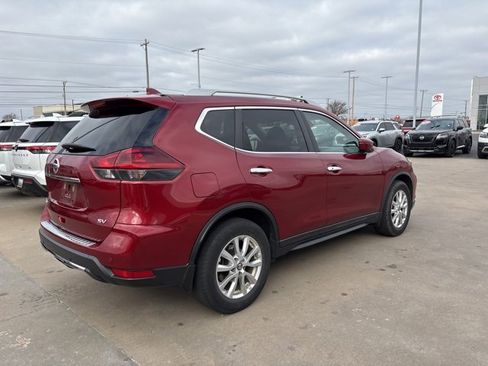 Certified 2019 Nissan Rogue SV image 3