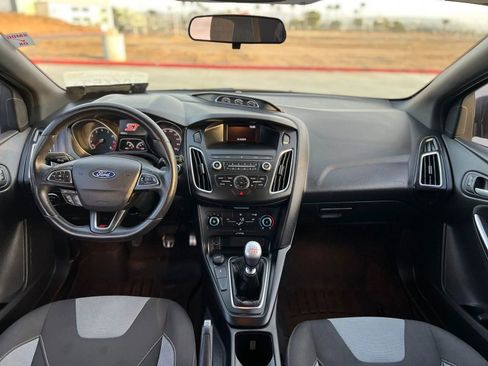Used 2018 Ford Focus ST image 26