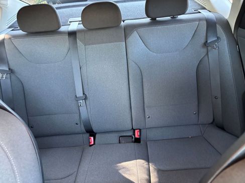 Used 2025 Kia K4 LXS image 38