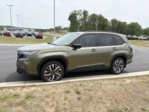 New 2026 Subaru Forester Touring AWD/4WD image 4
