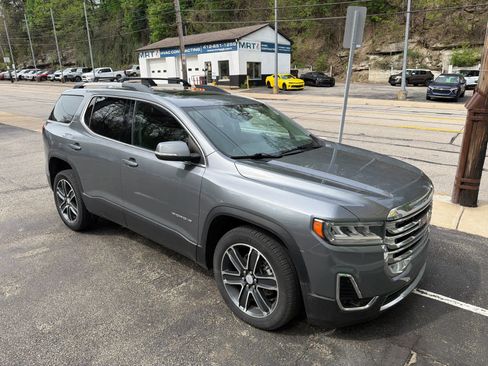 Used 2021 GMC Acadia SLT w/ Preferred Package image 2