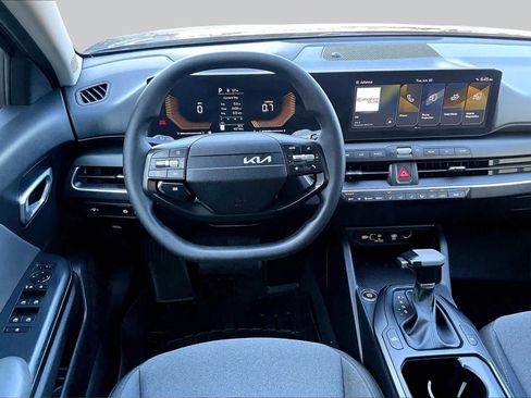 Used 2025 Kia K4 FWD image 6