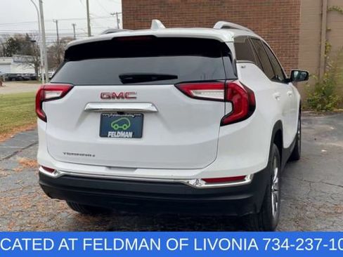 Used 2024 GMC Terrain SLT image 7