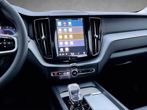 Used 2025 Volvo XC60 B5 Ultra w/ Protection Package Premier image 9