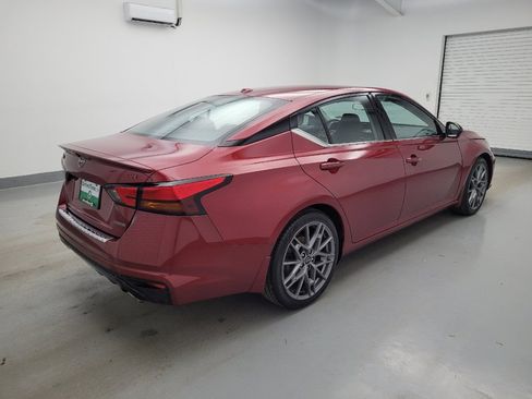 Used 2023 Nissan Altima 2.0 SR FWD image 10