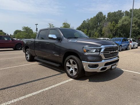 Used 2023 RAM 1500 Laramie AWD/4WD image 3