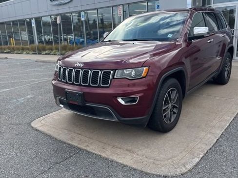 Certified 2018 Jeep Grand Cherokee Limited image 3