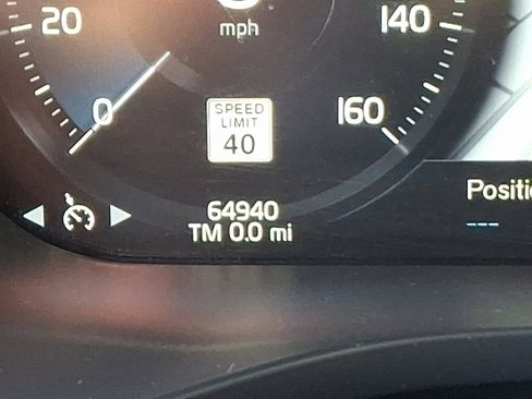 Used 2021 Volvo XC60 T5 Momentum w/ Premium Package image 22