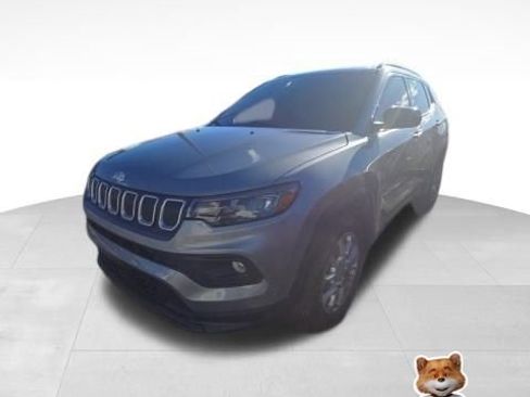 Used 2022 Jeep Compass Latitude image 1