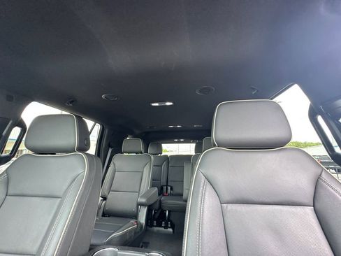 Used 2024 GMC Yukon SLT w/ SLT Luxury Package RWD image 33
