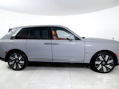 New 2026 Rolls-Royce Cullinan image 10