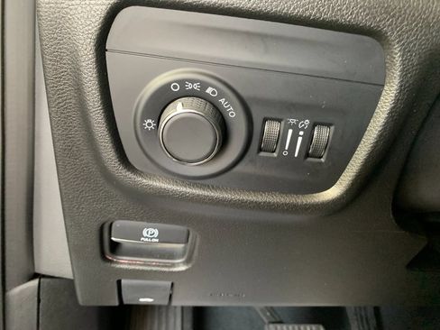 Used 2023 Jeep Grand Cherokee L Laredo AWD/4WD image 16