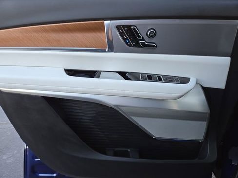 New 2026 Cadillac Vistiq Sport image 19