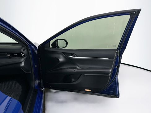 Used 2024 Toyota Camry XSE FWD image 30