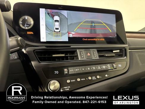 Certified 2025 Lexus ES 300h Ultra Luxury image 9