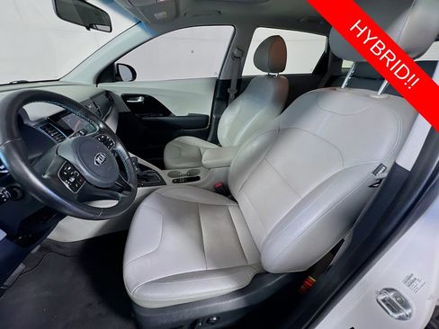 Certified 2017 Kia Niro Touring image 23