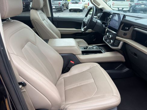 Used 2024 Ford Expedition Max Limited RWD image 11