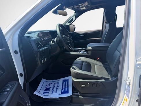 Used 2025 Chevrolet Suburban RST w/ Comfort Package AWD/4WD image 12