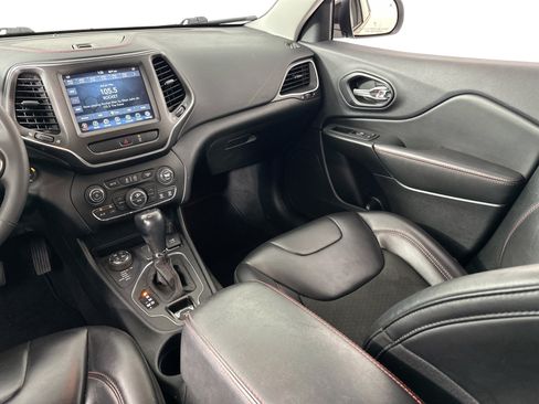 Used 2022 Jeep Cherokee Trailhawk AWD/4WD image 22