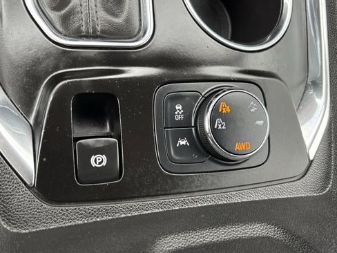 Used 2020 Chevrolet Traverse Premier w/ LPO, Floor Liner Package image 6