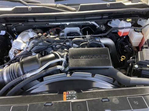 Used 2025 Chevrolet Silverado 2500 LTZ w/ LTZ Convenience Package image 18