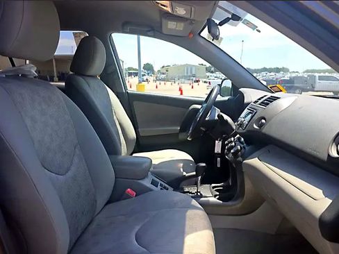 Used 2010 Toyota RAV4 2WD image 4