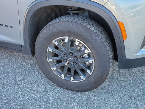 Used 2025 Chevrolet Traverse Z71 w/ Enhanced Driving Package image 11