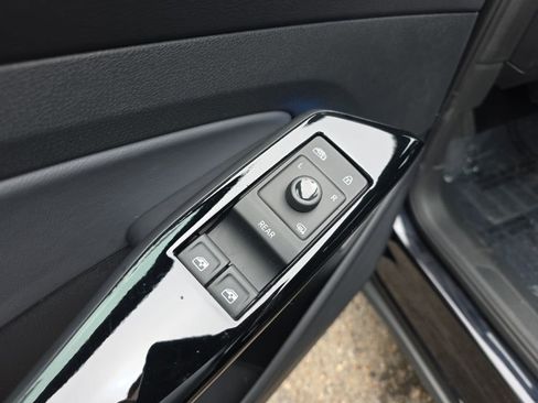 Certified 2023 Volkswagen ID.4 Pro S AWD/4WD image 10