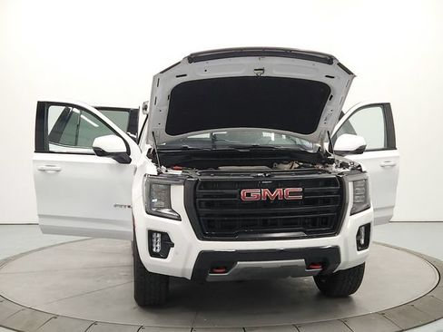Used 2023 GMC Yukon AT4 w/ Technology Package AWD/4WD image 10