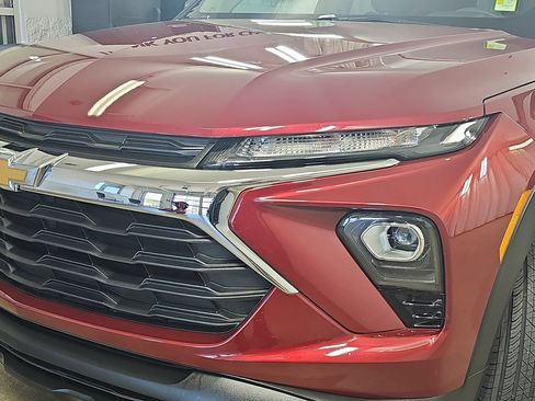 Certified 2025 Chevrolet TrailBlazer LS w/ LS Convenience Package FWD image 35