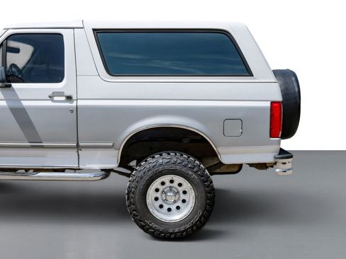 Used 1996 Ford Bronco XLT AWD/4WD image 11