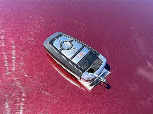 Used 2017 Ford Fusion SE image 36