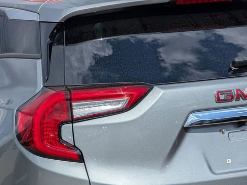 Used 2024 GMC Terrain Denali w/ Denali Premium Package image 10